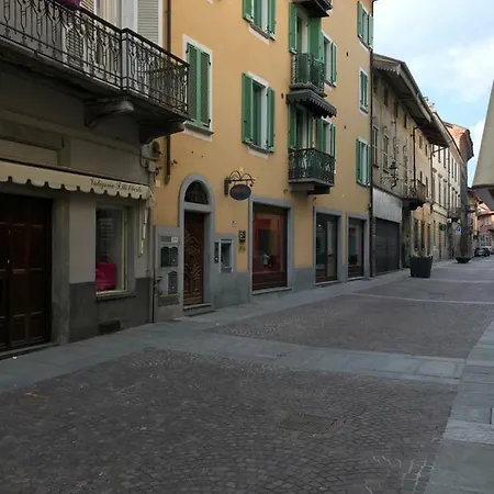 Maison Jean-luc - App Zizzola بيت للعطل *